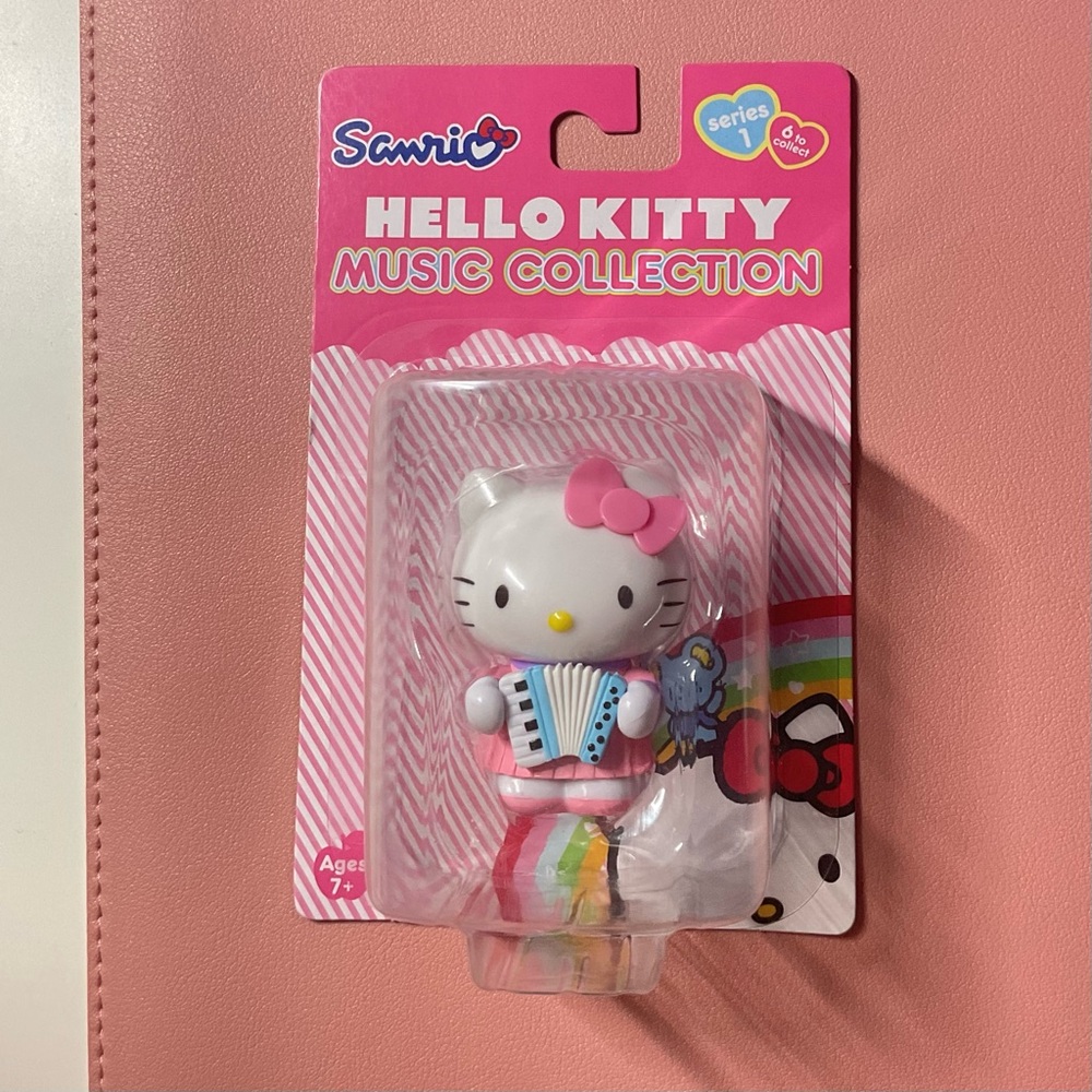 Hello Kitty Accordion Figure